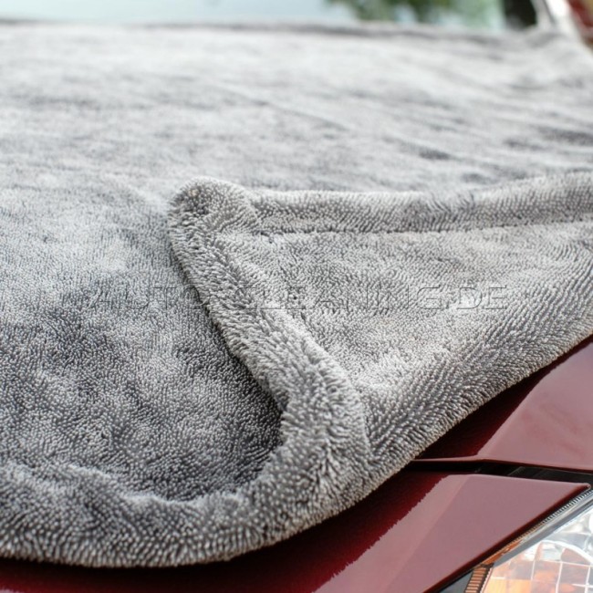 Preview: black hole xxl